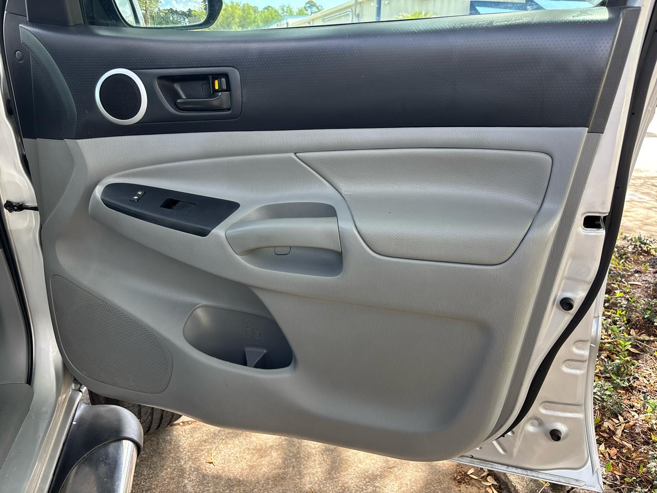 Toyota Tacoma PreRunner Double Cab V6 Auto 2WD 2012