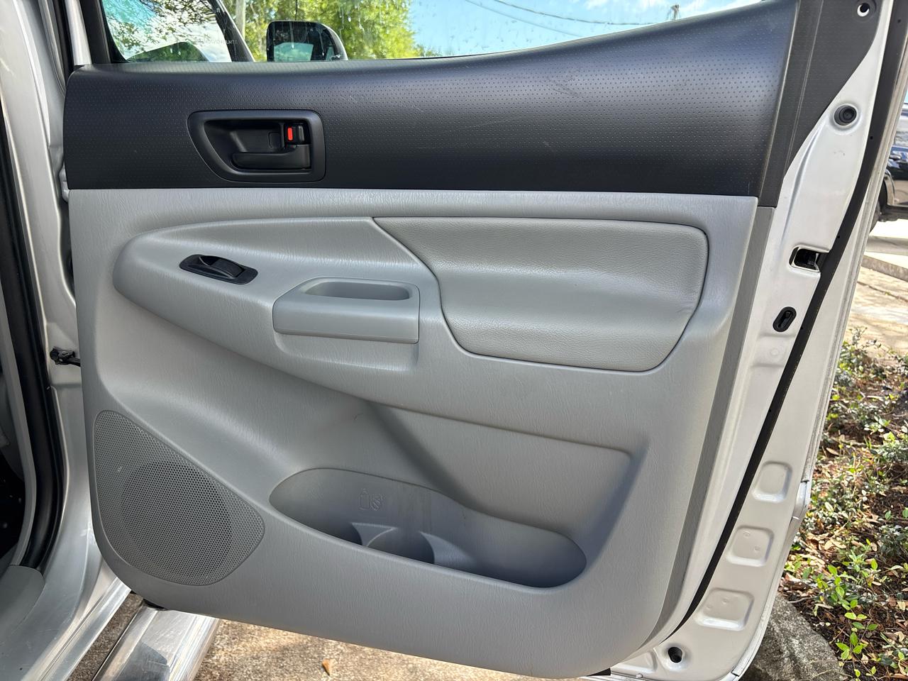 Toyota Tacoma PreRunner Double Cab V6 Auto 2WD 2012