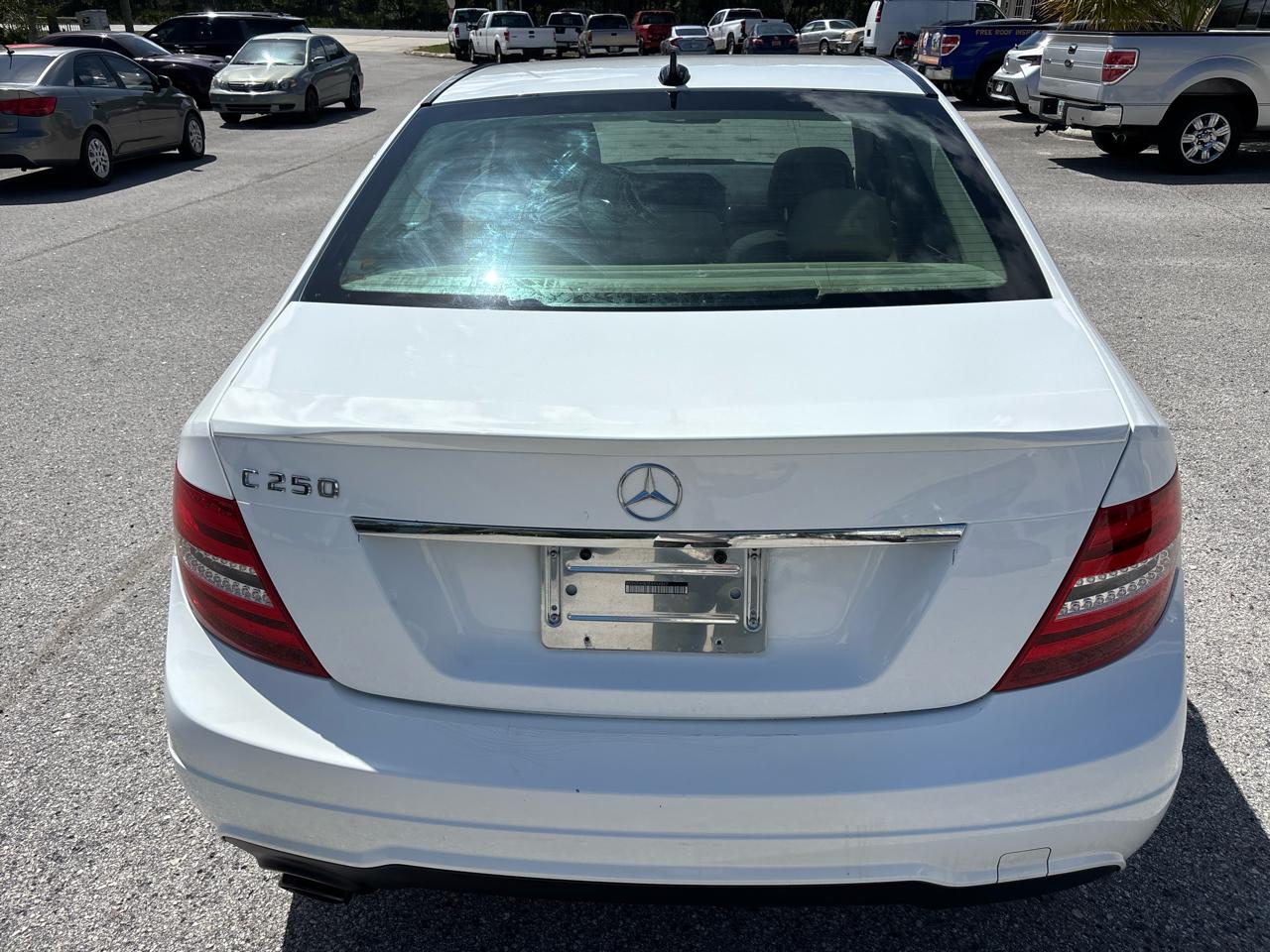 Mercedes-Benz C-Class C250 Luxury Sedan 2014