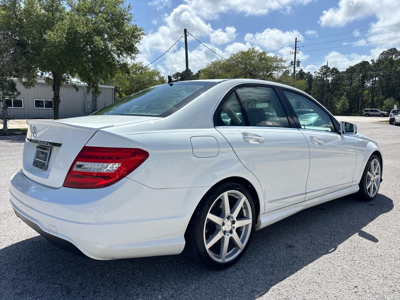Mercedes-Benz C-Class C250 Luxury Sedan 2014