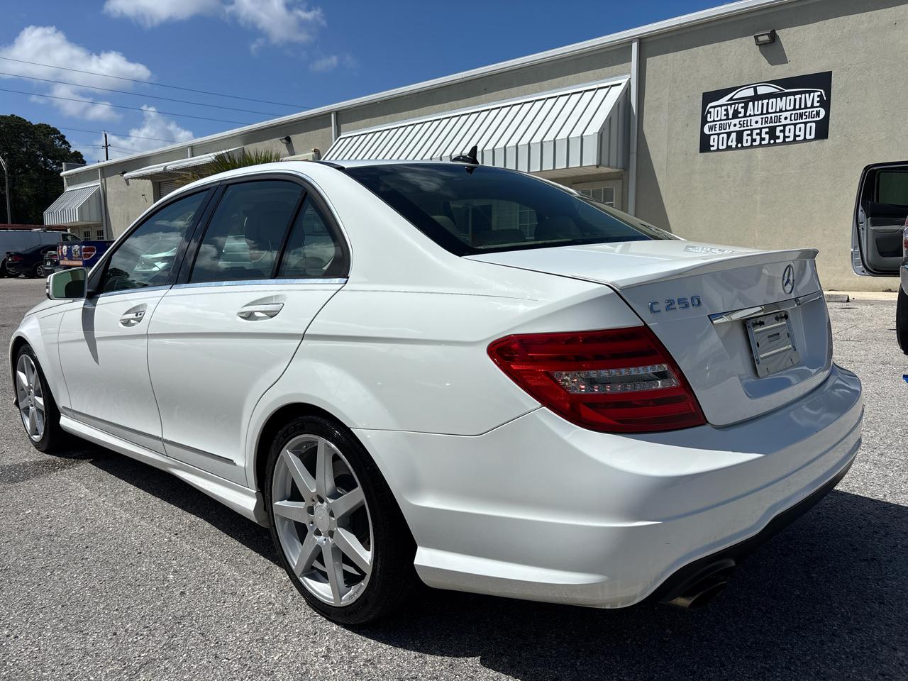 Mercedes-Benz C-Class C250 Luxury Sedan 2014