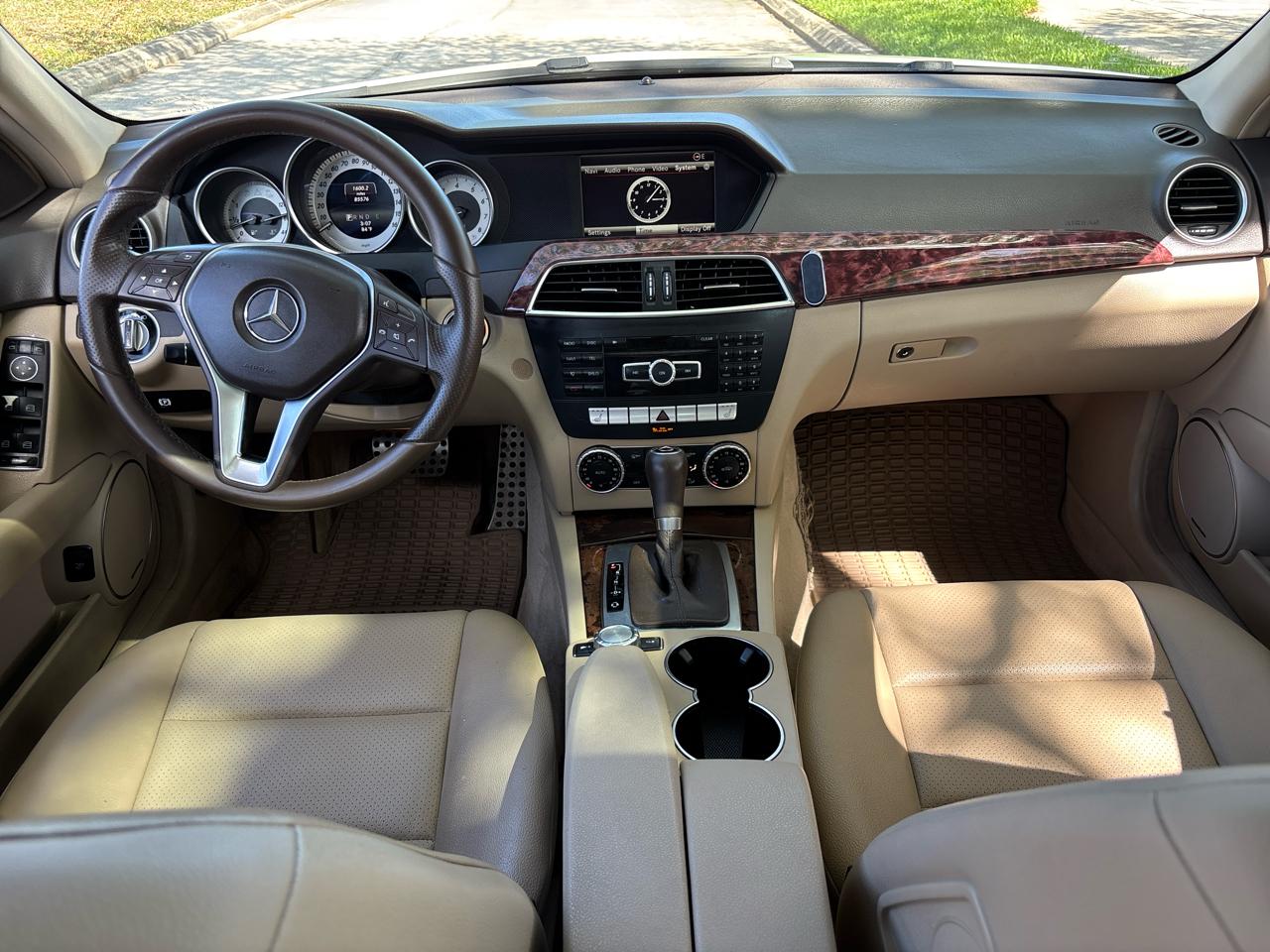 Mercedes-Benz C-Class C250 Luxury Sedan 2014