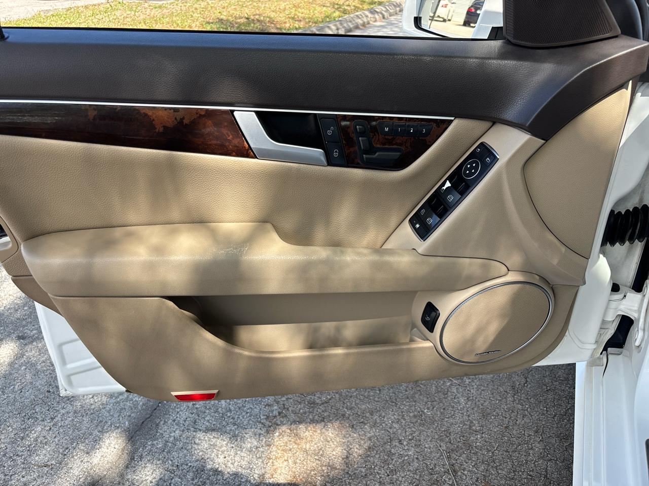 Mercedes-Benz C-Class C250 Luxury Sedan 2014