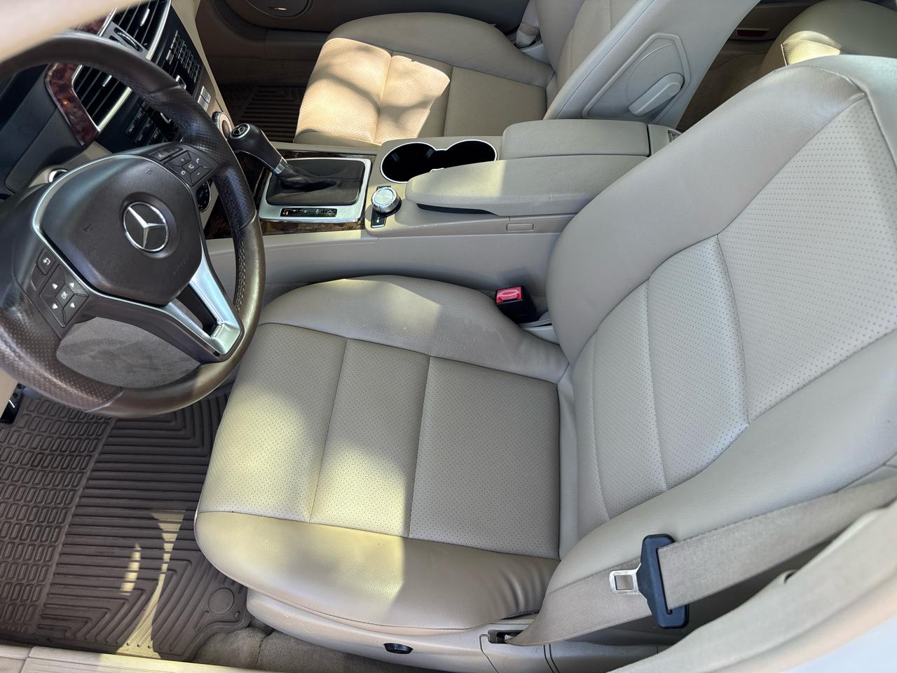 Mercedes-Benz C-Class C250 Luxury Sedan 2014