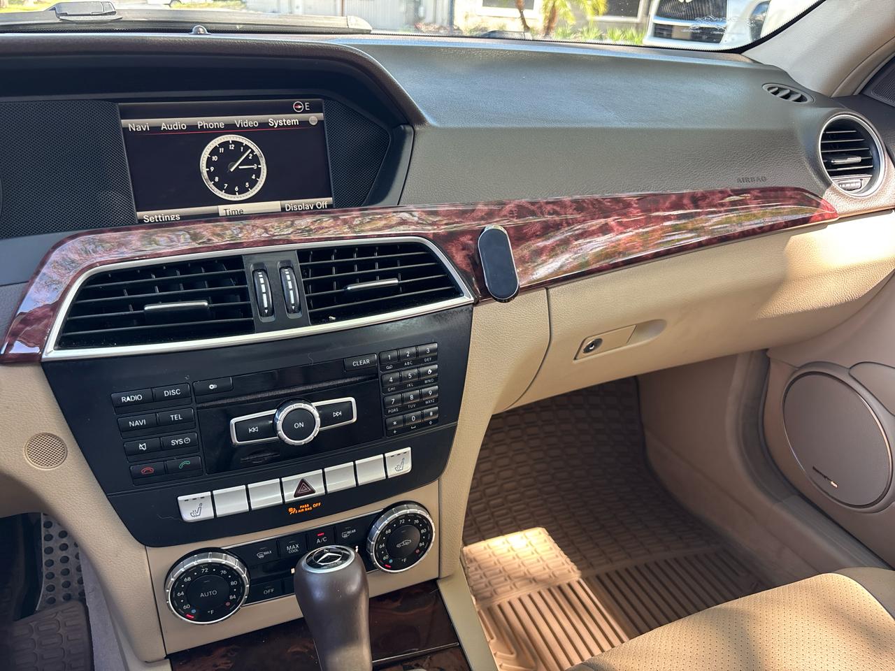 Mercedes-Benz C-Class C250 Luxury Sedan 2014