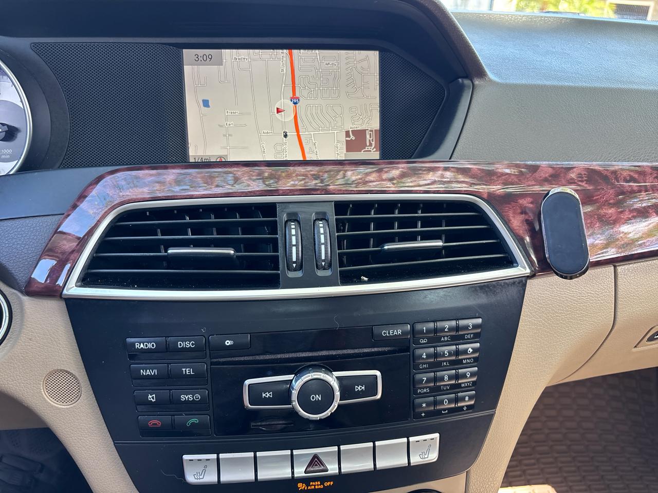 Mercedes-Benz C-Class C250 Luxury Sedan 2014