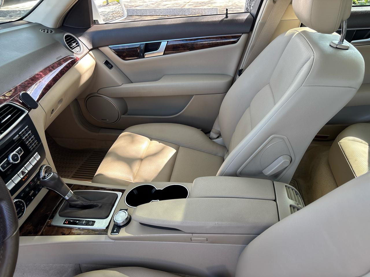 Mercedes-Benz C-Class C250 Luxury Sedan 2014