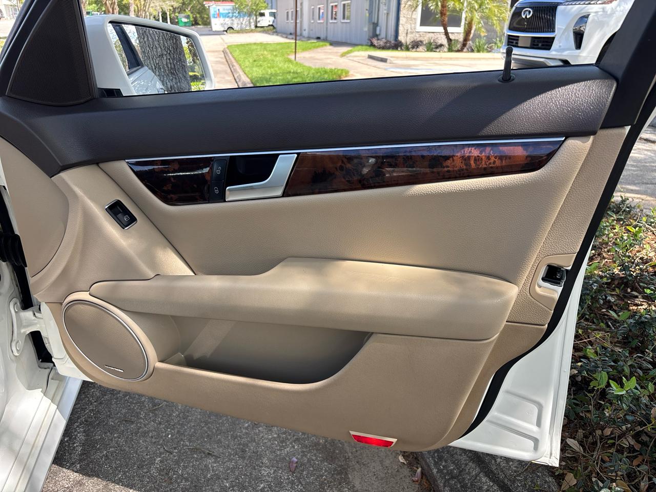 Mercedes-Benz C-Class C250 Luxury Sedan 2014