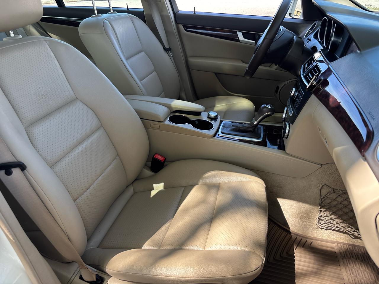 Mercedes-Benz C-Class C250 Luxury Sedan 2014