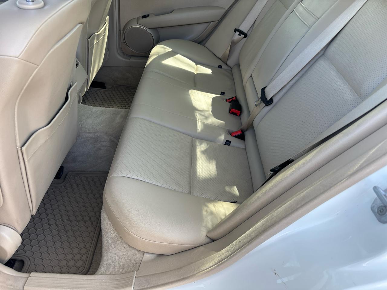 Mercedes-Benz C-Class C250 Luxury Sedan 2014