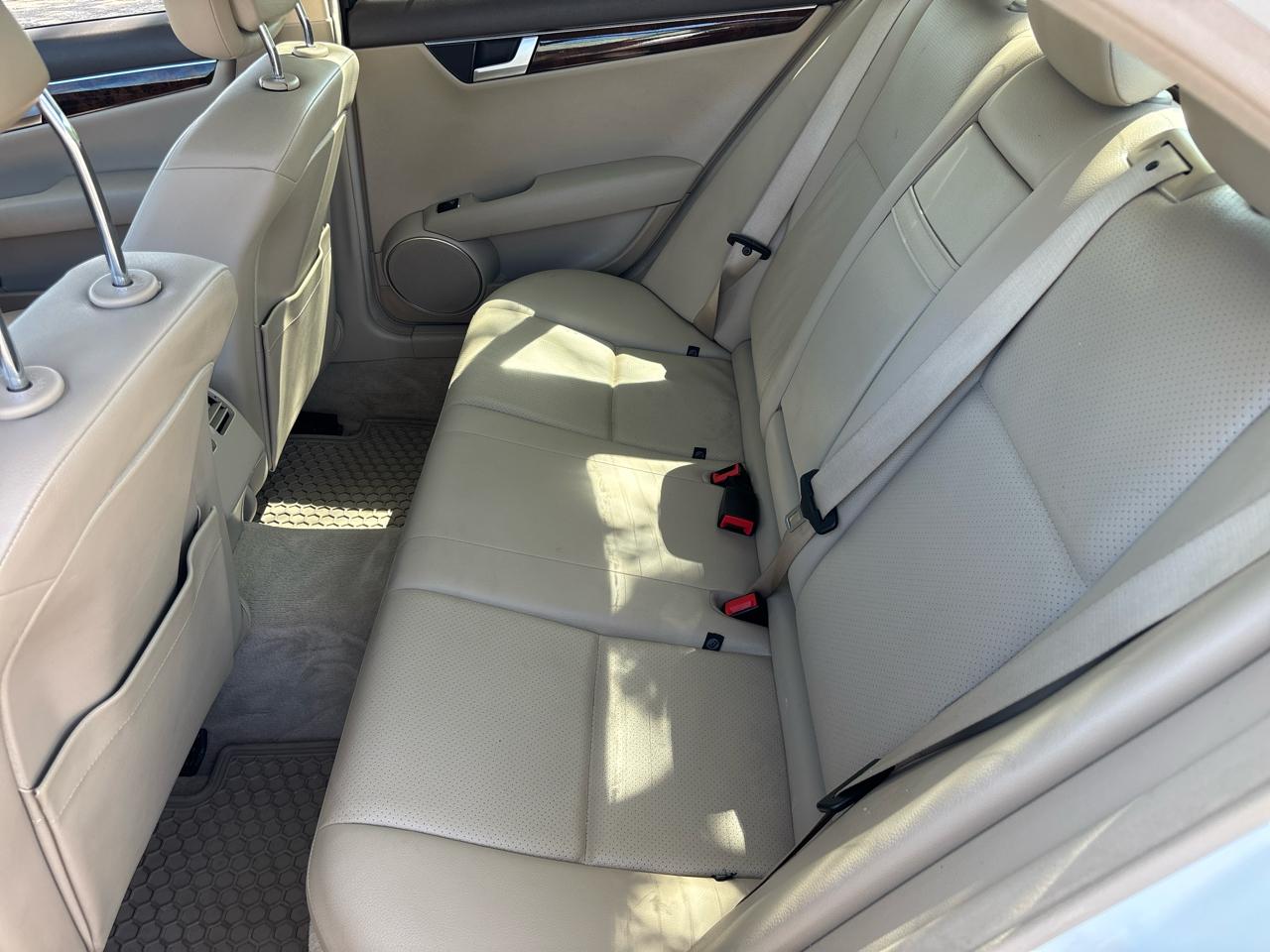 Mercedes-Benz C-Class C250 Luxury Sedan 2014