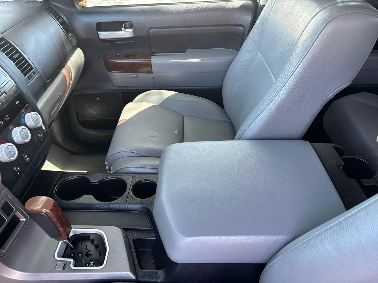 Toyota Tundra Limited 5.7L FFV Double Cab 4WD 2010