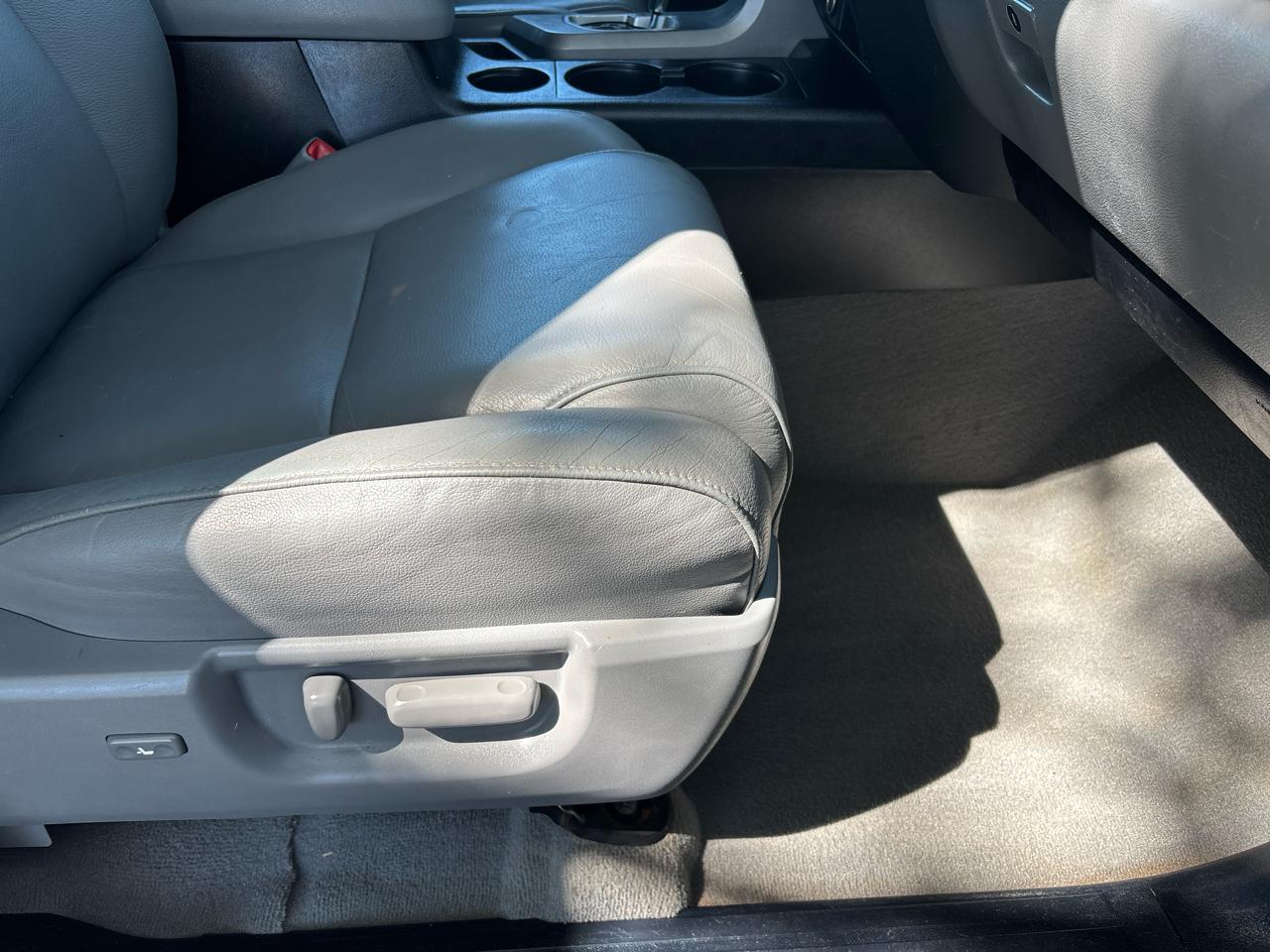 Toyota Tundra Limited 5.7L FFV Double Cab 4WD 2010