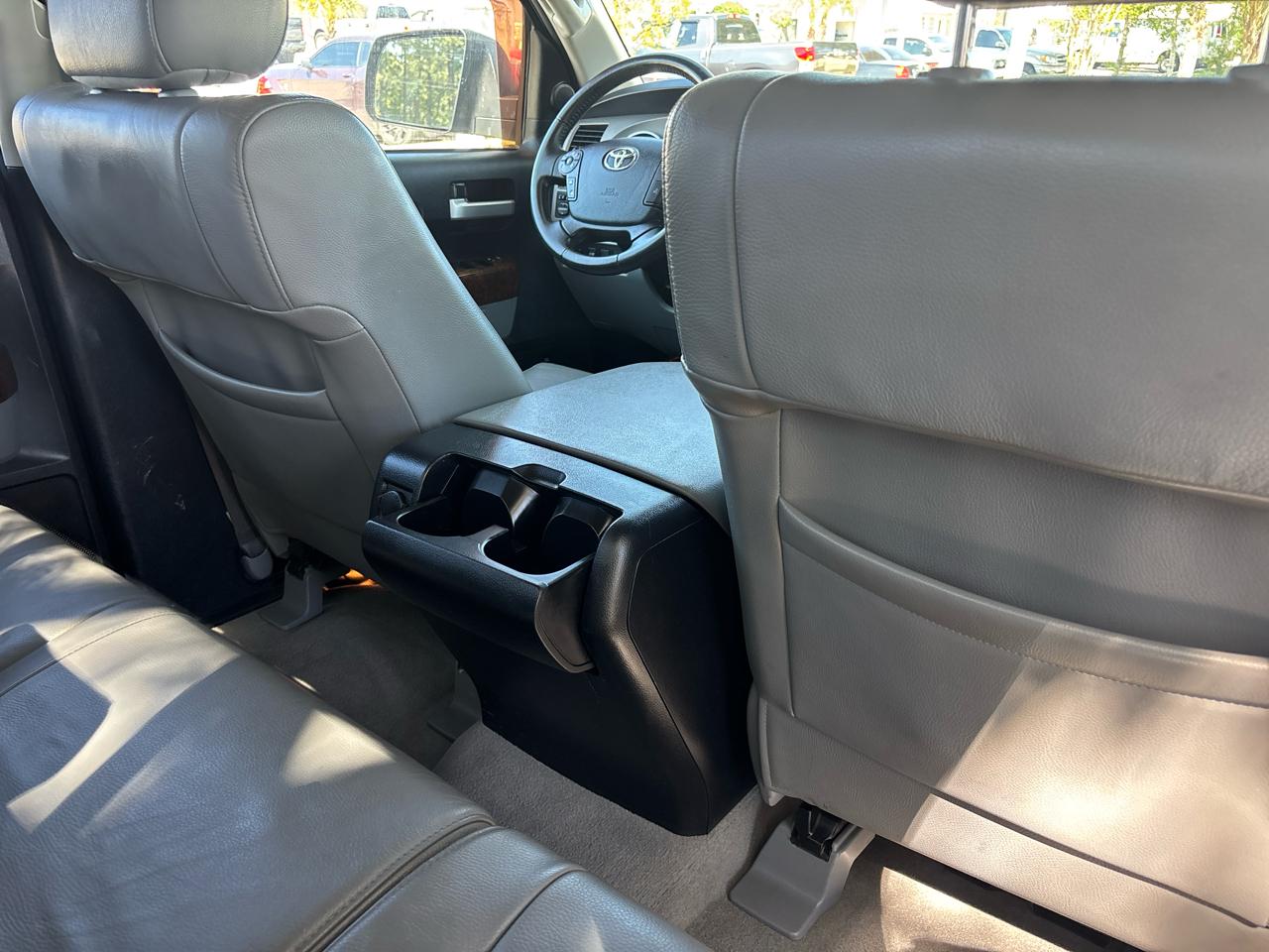 Toyota Tundra Limited 5.7L FFV Double Cab 4WD 2010