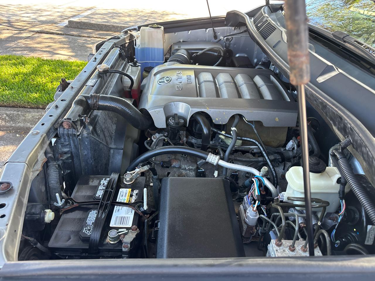 Toyota Tundra Limited 5.7L FFV Double Cab 4WD 2010