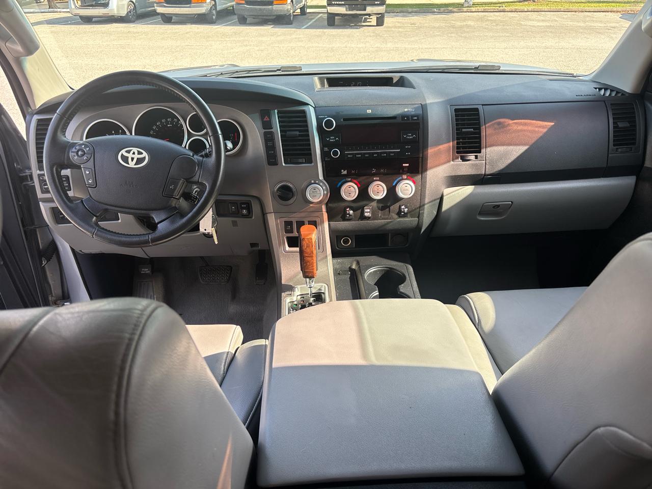 Toyota Tundra Limited 5.7L FFV Double Cab 4WD 2010