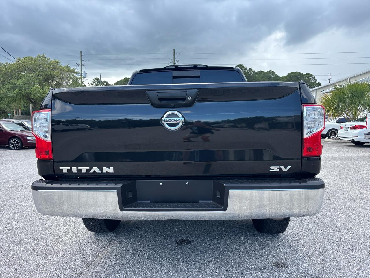 Nissan Titan SV Crew Cab 4WD 2018