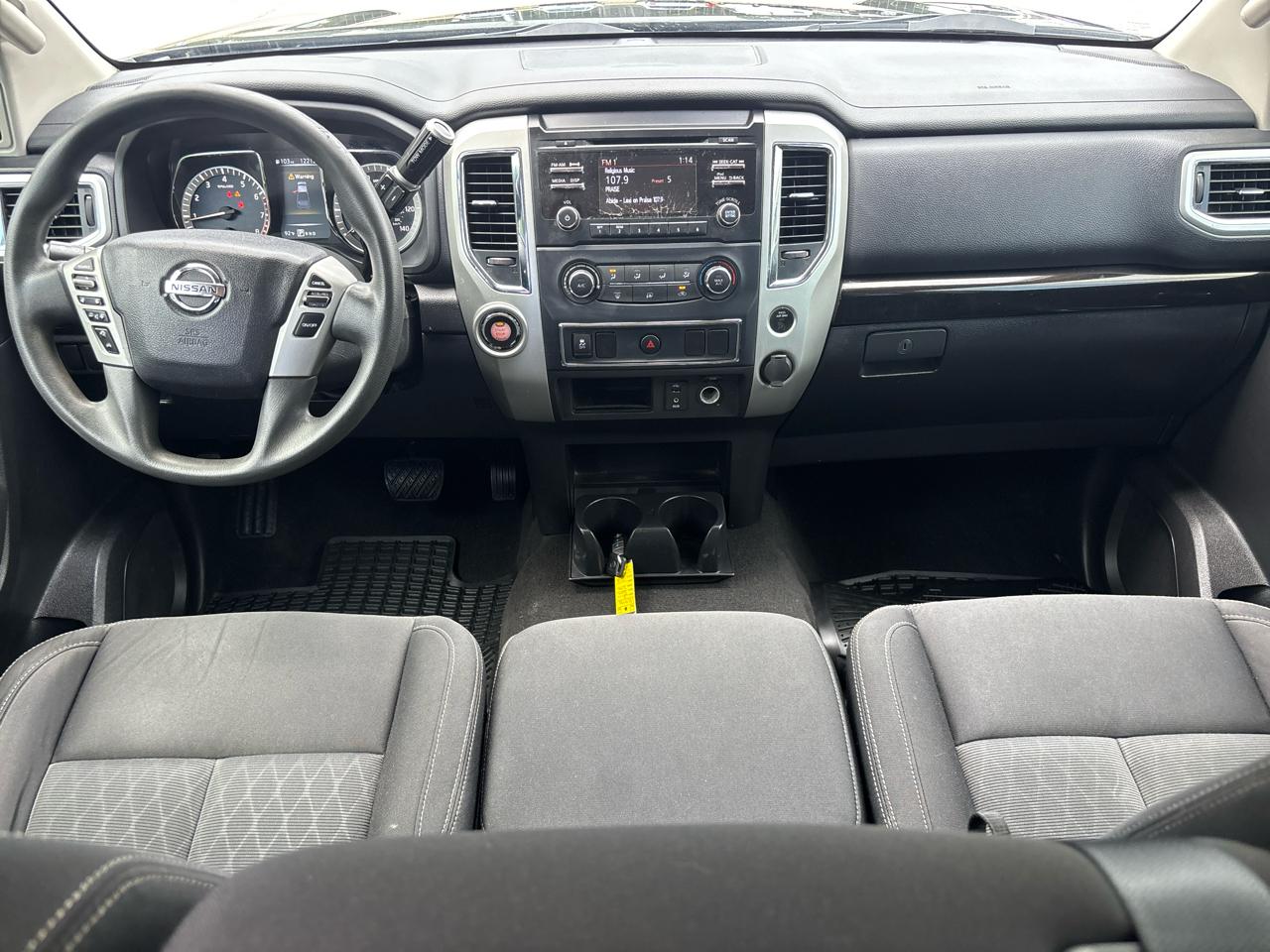 Nissan Titan SV Crew Cab 4WD 2018