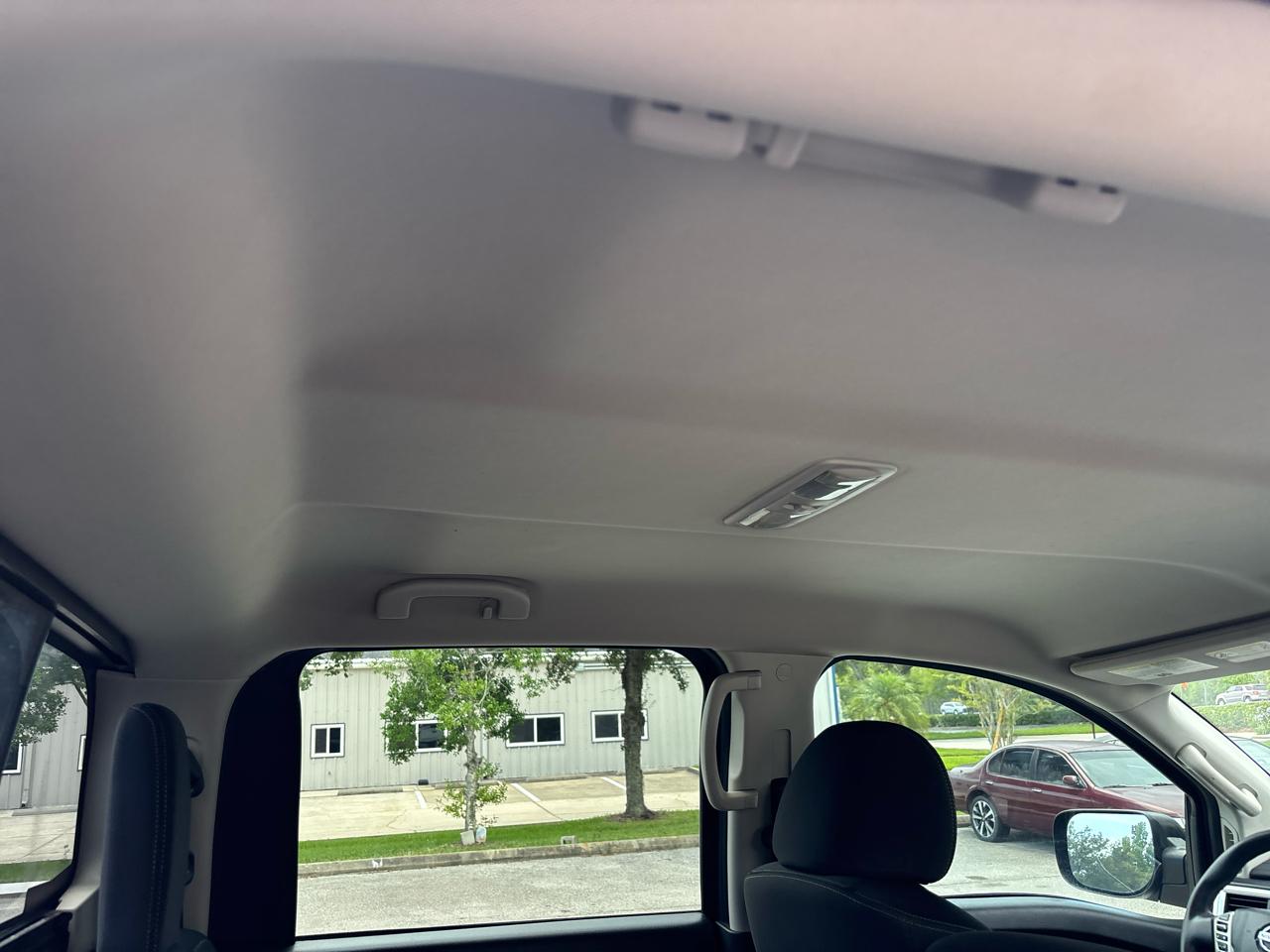 Nissan Titan SV Crew Cab 4WD 2018
