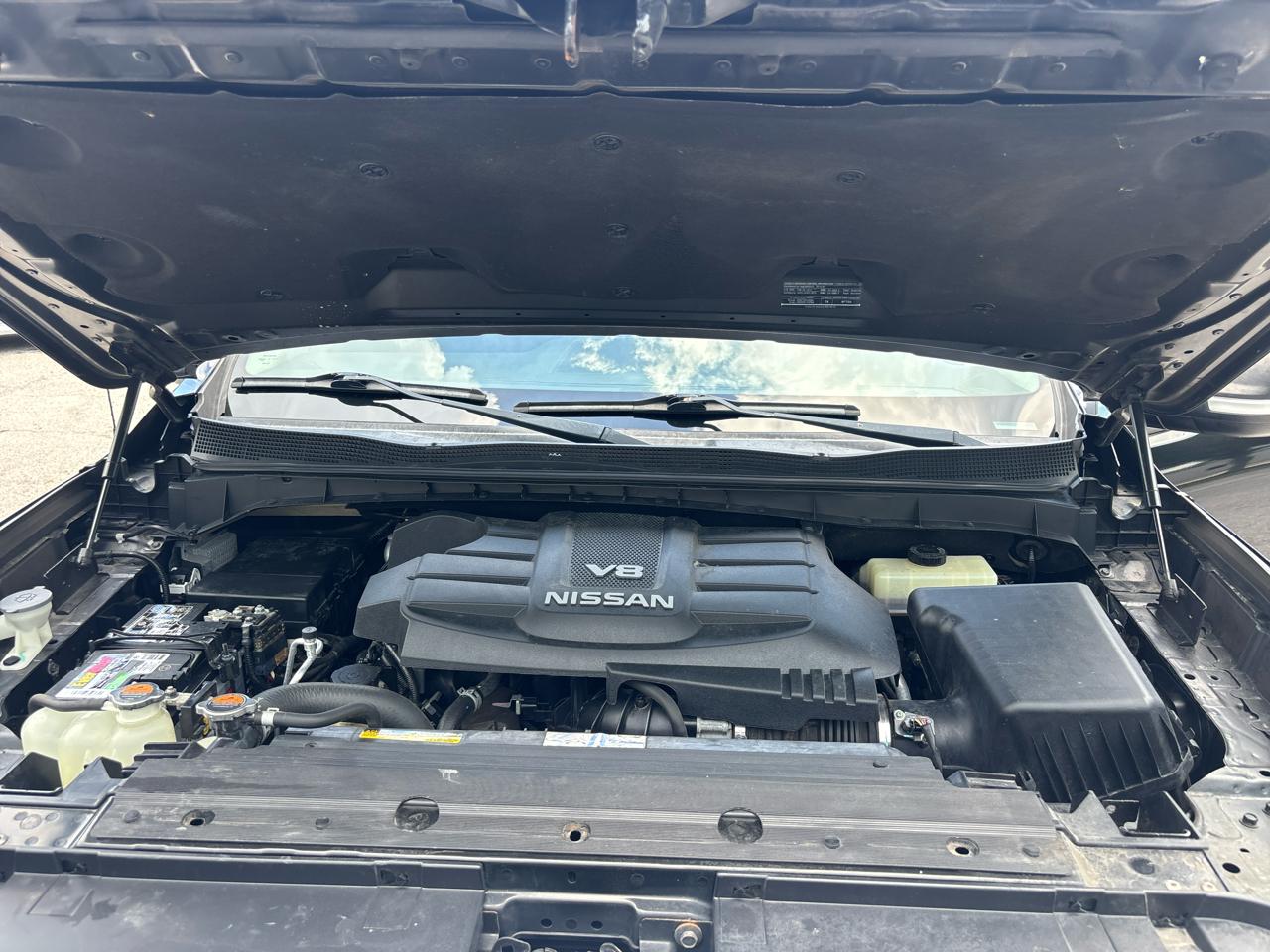 Nissan Titan SV Crew Cab 4WD 2018