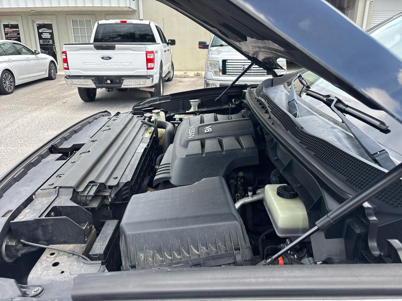 Nissan Titan SV Crew Cab 4WD 2018