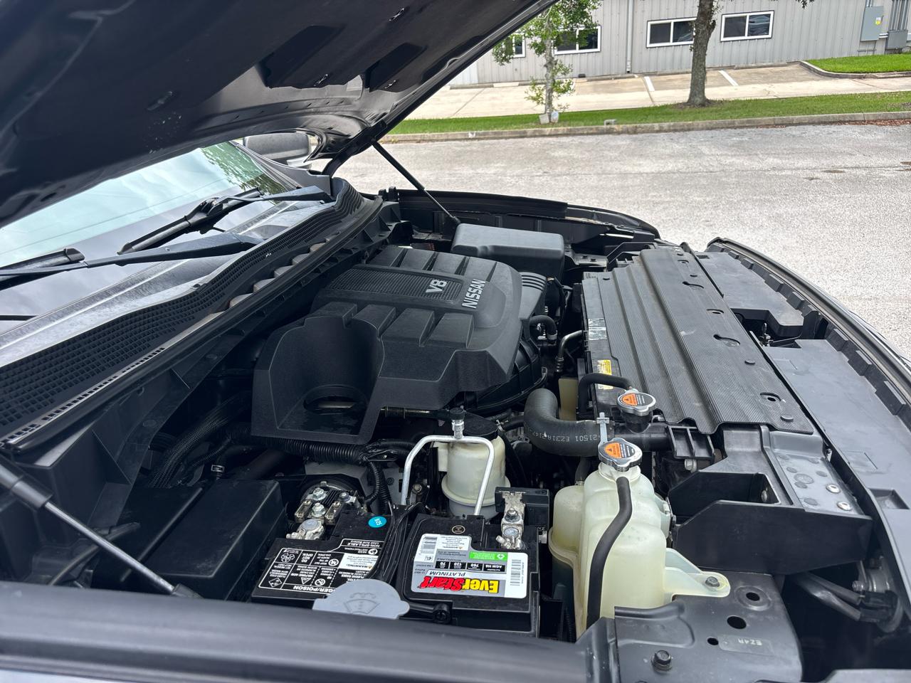 Nissan Titan SV Crew Cab 4WD 2018