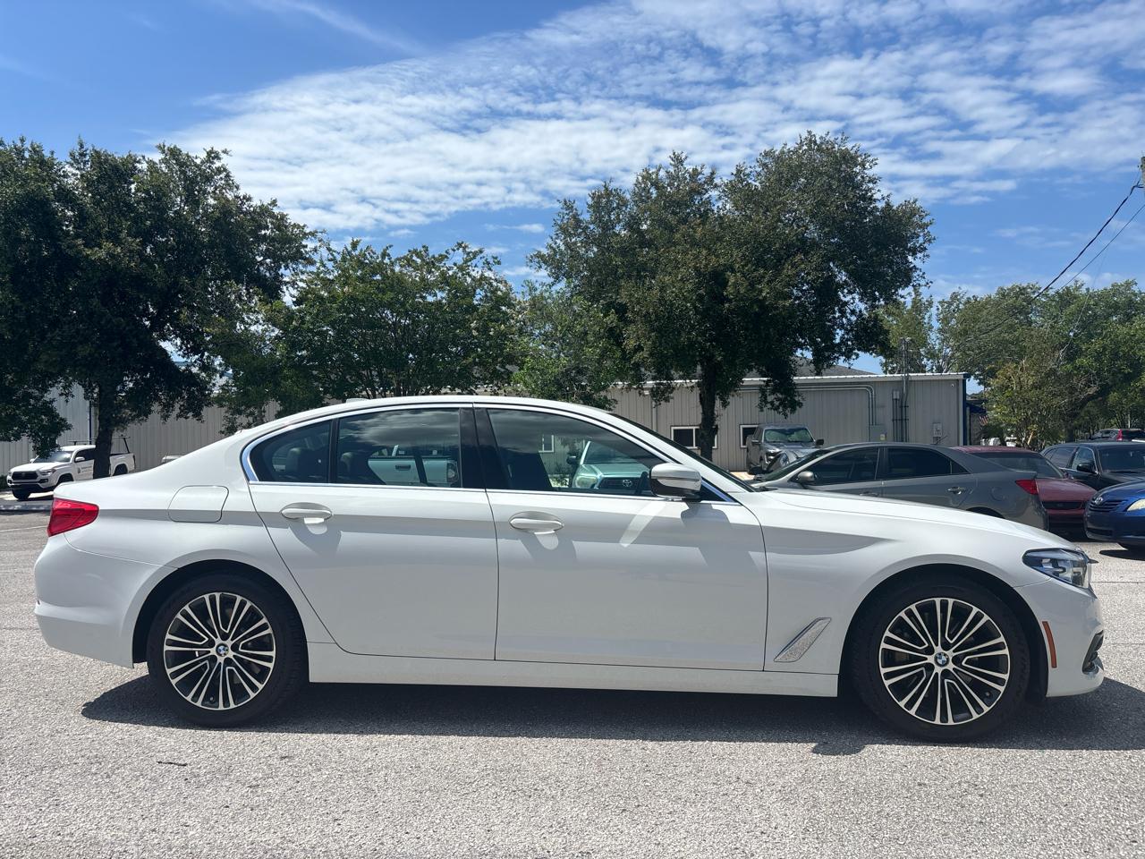 BMW 5-Series 530i 2019