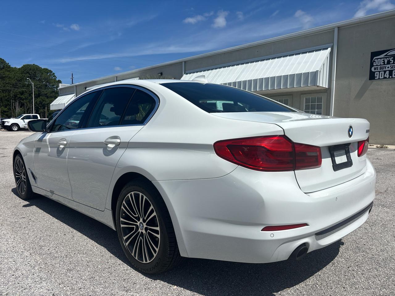 BMW 5-Series 530i 2019