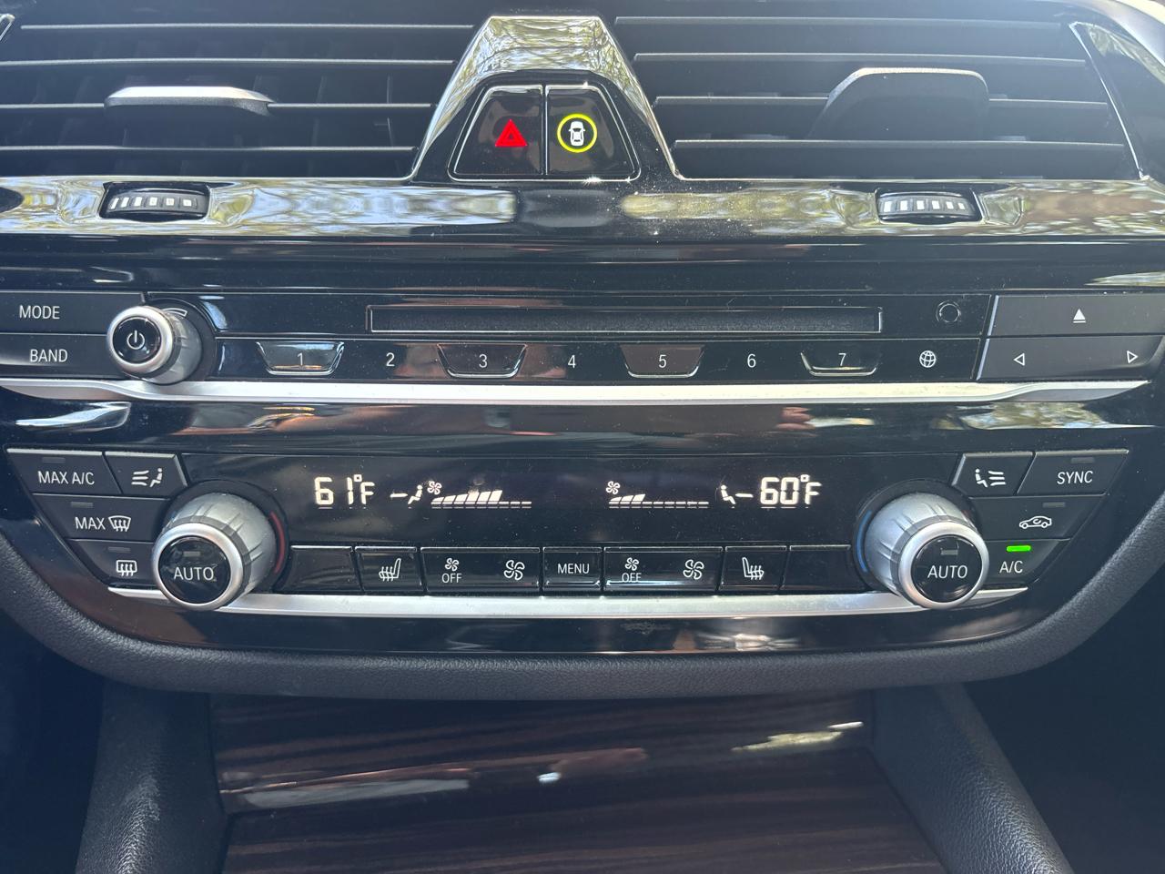BMW 5-Series 530i 2019