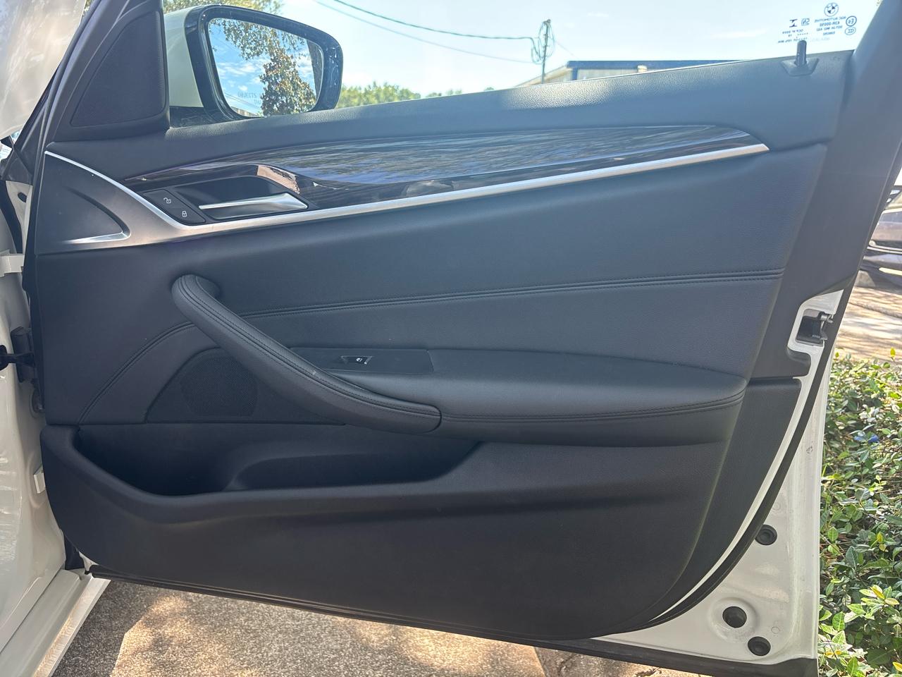 BMW 5-Series 530i 2019
