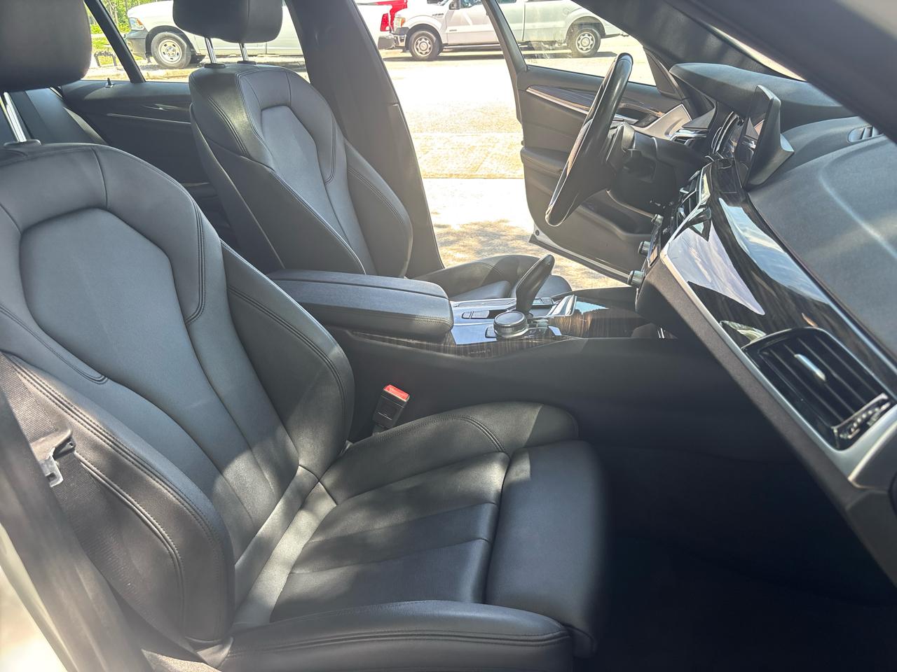 BMW 5-Series 530i 2019