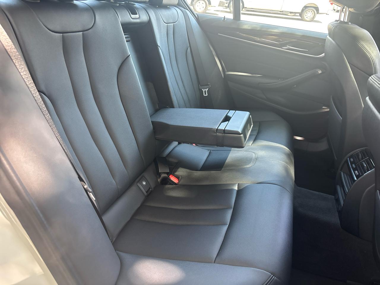 BMW 5-Series 530i 2019