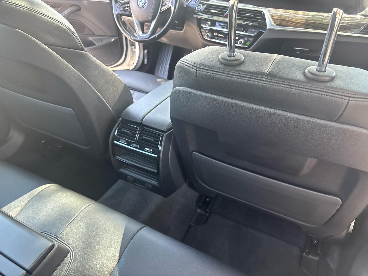 BMW 5-Series 530i 2019