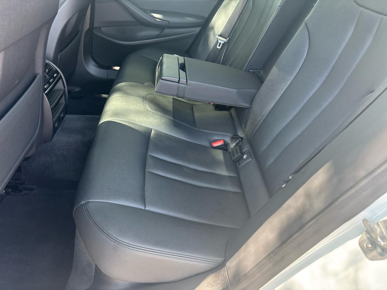 BMW 5-Series 530i 2019
