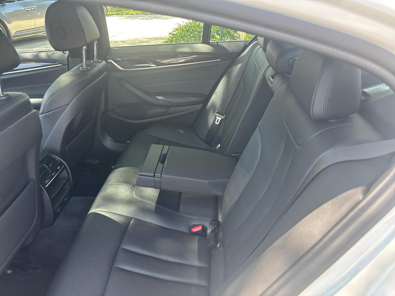 BMW 5-Series 530i 2019