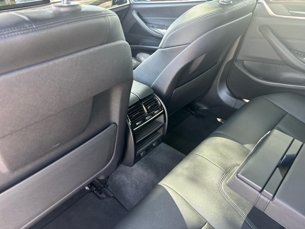 BMW 5-Series 530i 2019