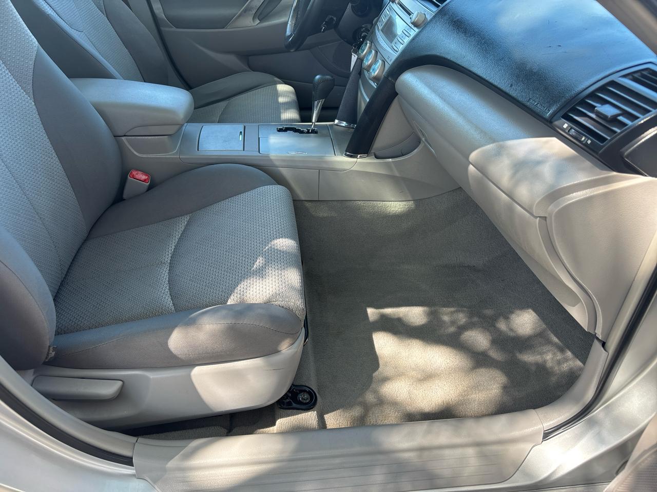 Toyota Camry SE 5-Spd AT 2008