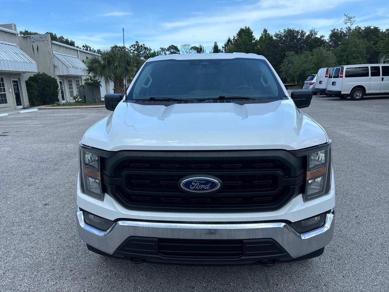 Ford F-150 4WD SuperCrew 145" XL 2023