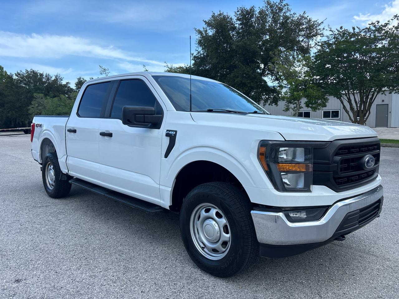Ford F-150 4WD SuperCrew 145" XL 2023