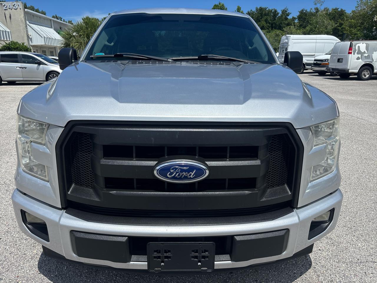 Ford F-150 2WD SuperCrew 139" XL 2017