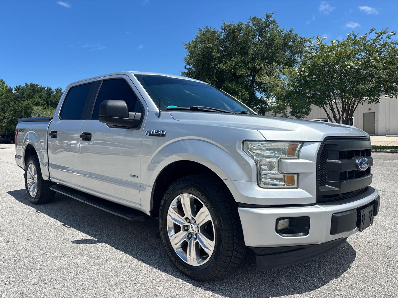 Ford F-150 2WD SuperCrew 139" XL 2017