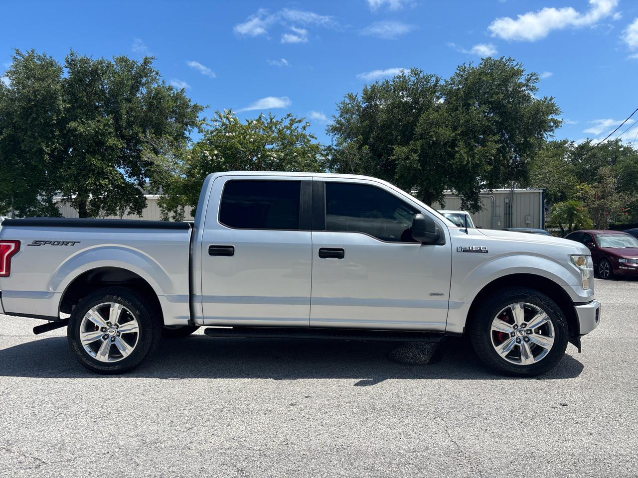 Ford F-150 2WD SuperCrew 139" XL 2017