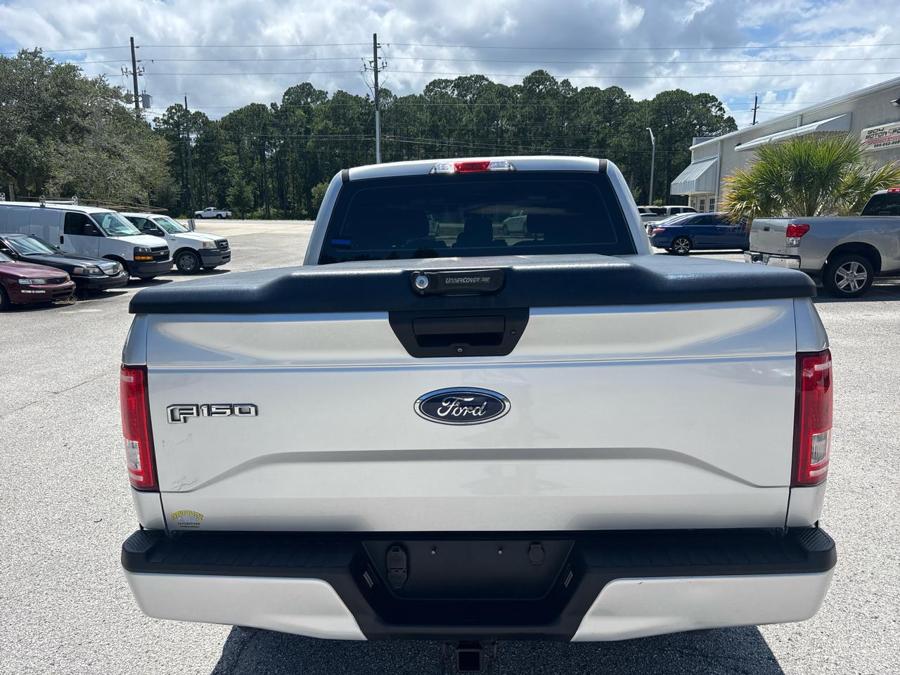 Ford F-150 2WD SuperCrew 139" XL 2017
