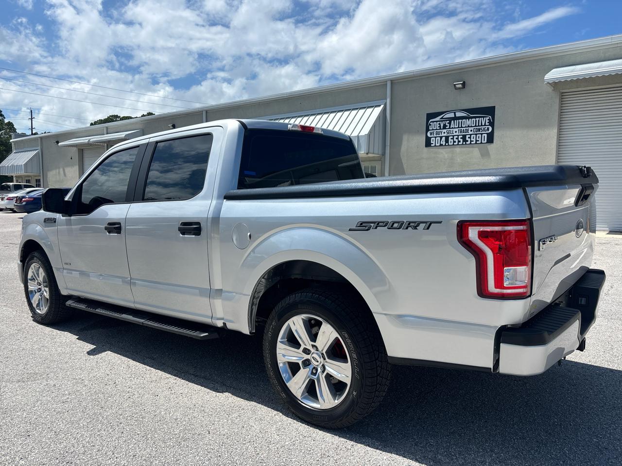 Ford F-150 2WD SuperCrew 139" XL 2017