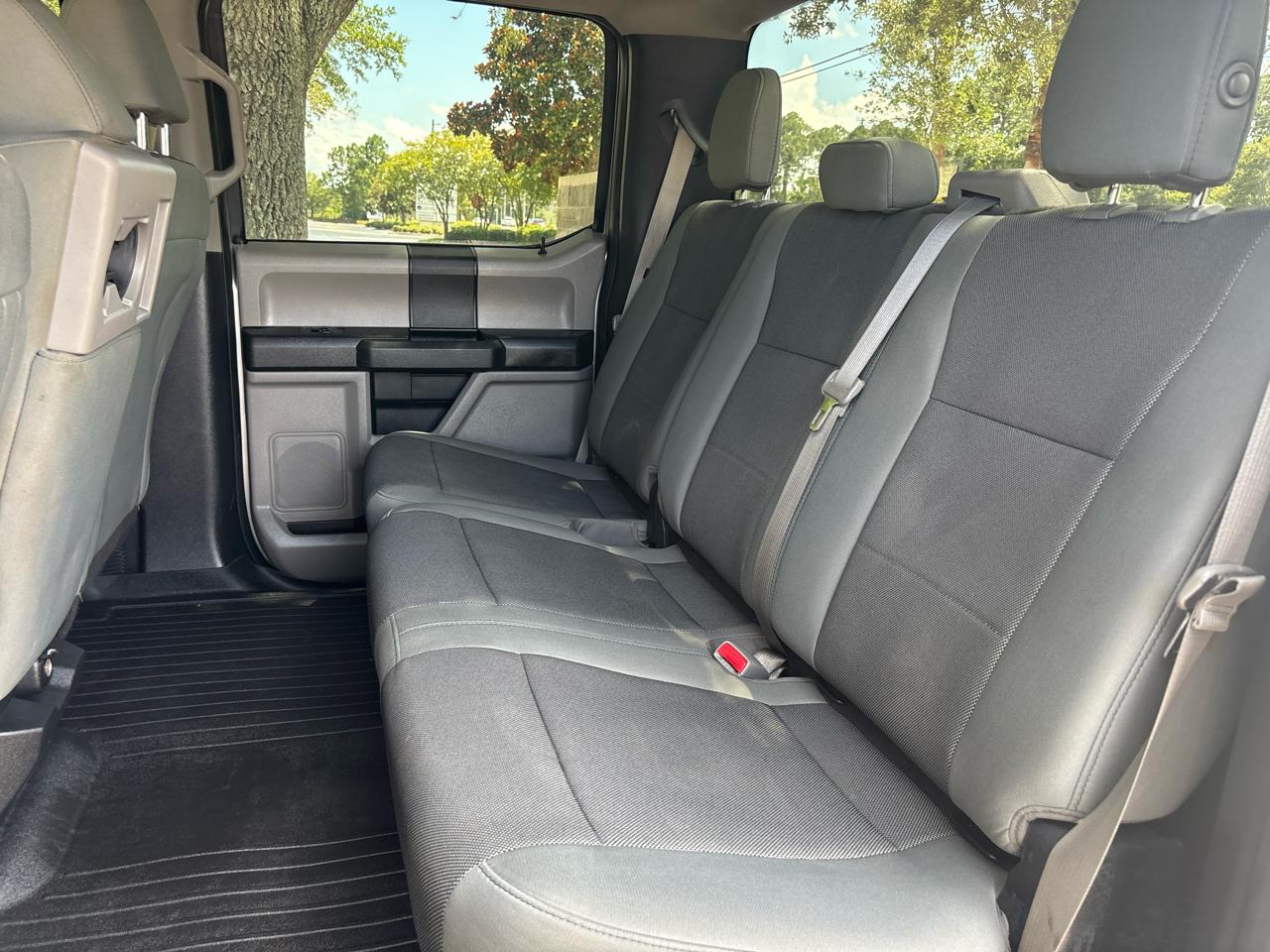 Ford F-150 2WD SuperCrew 139" XL 2017