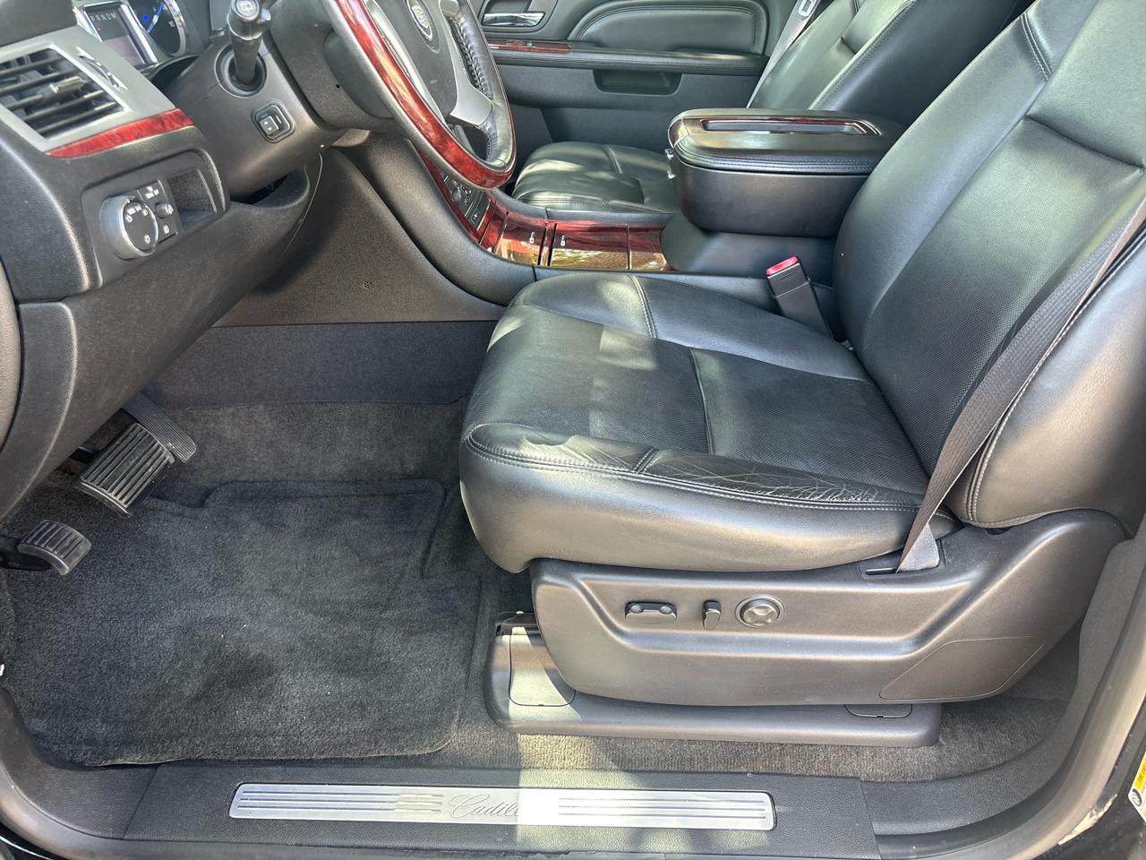 Cadillac Escalade Luxury AWD 2014