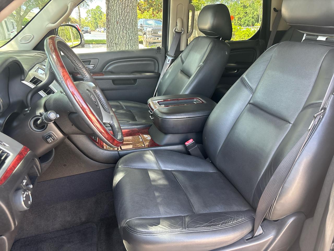 Cadillac Escalade Luxury AWD 2014