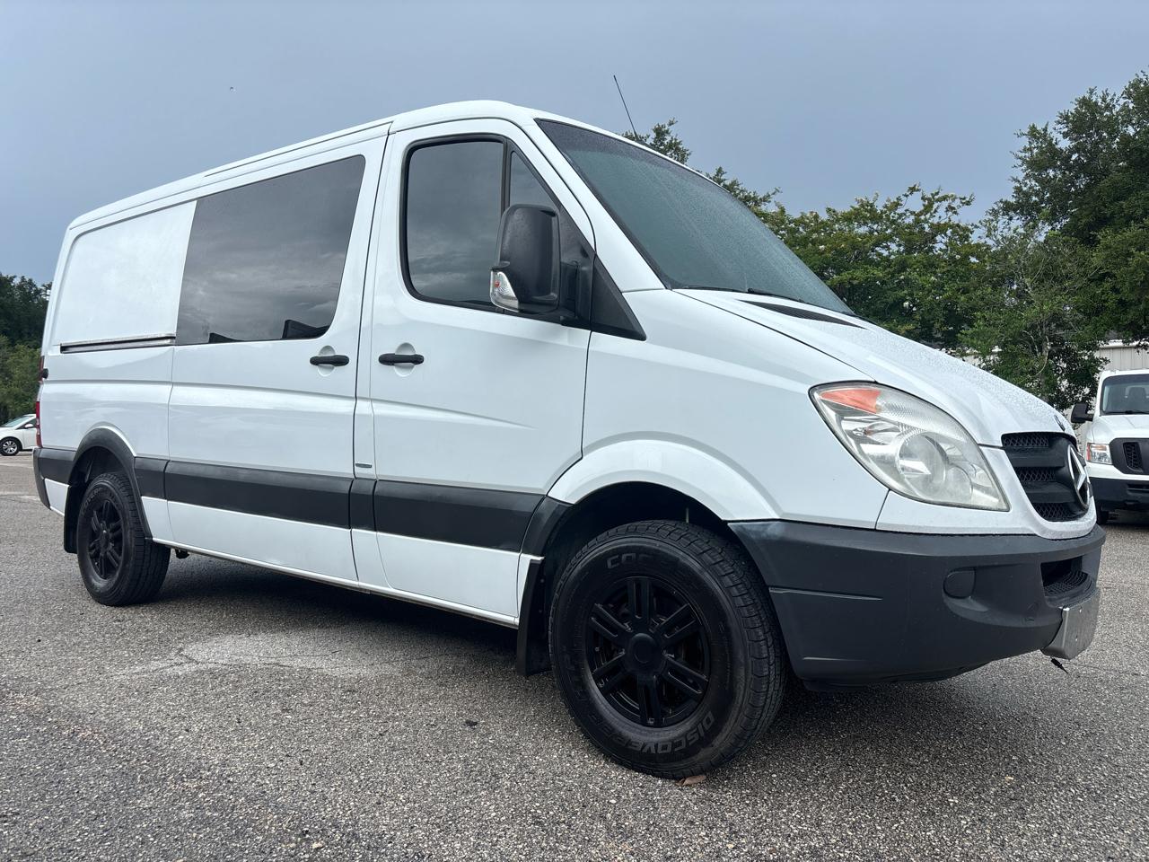 Mercedes-Benz Sprinter 2500 High Roof 144-in. WB 2013