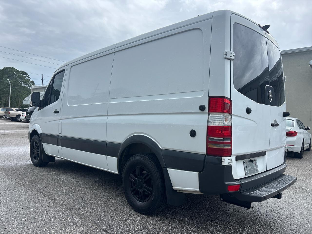 Mercedes-Benz Sprinter 2500 High Roof 144-in. WB 2013
