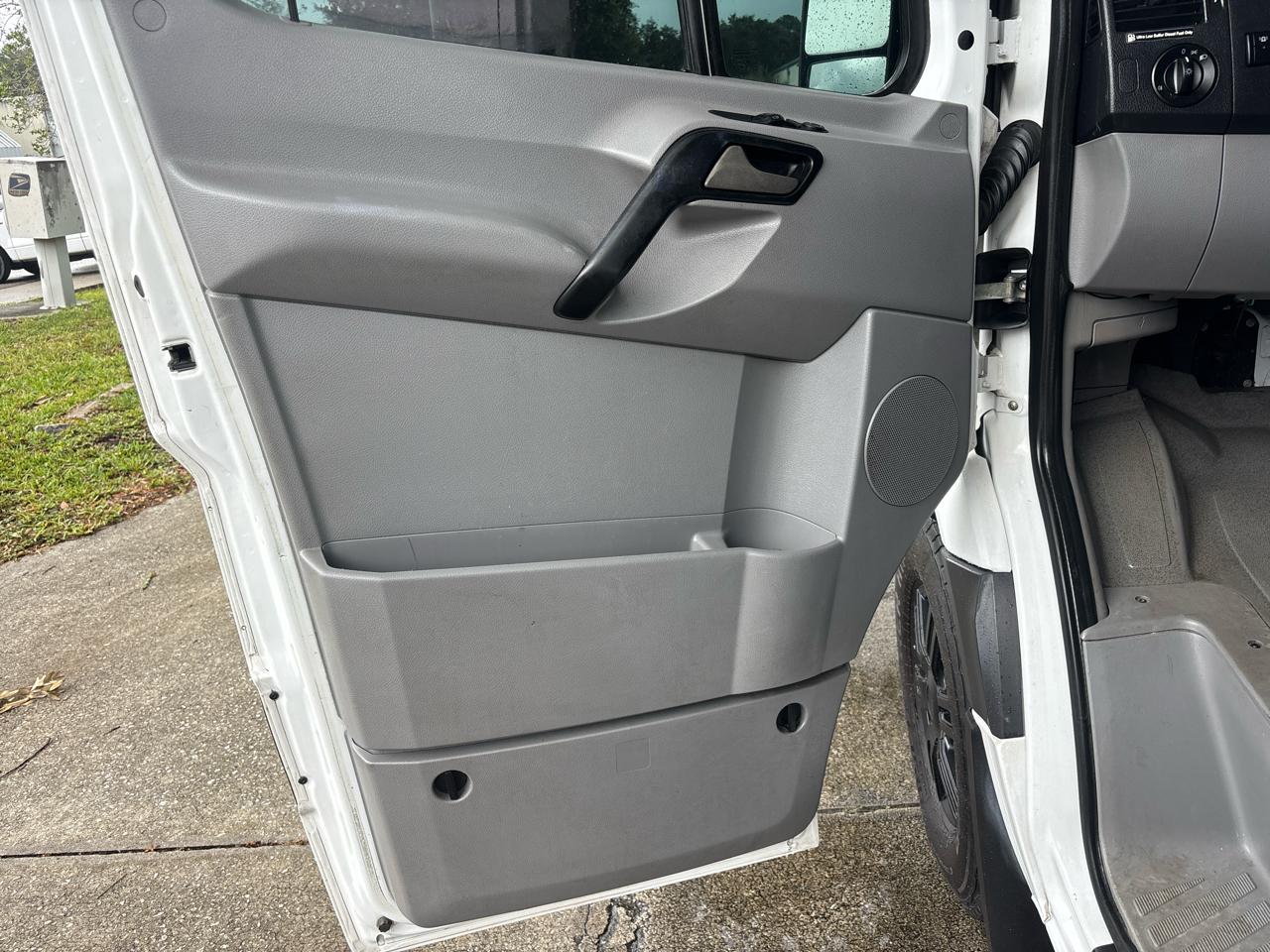 Mercedes-Benz Sprinter 2500 High Roof 144-in. WB 2013